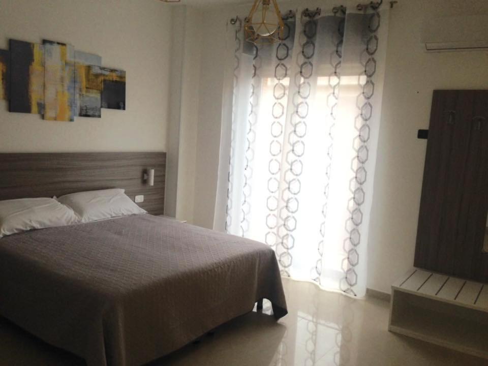 B&B Corso Roma Apricena Bagian luar foto