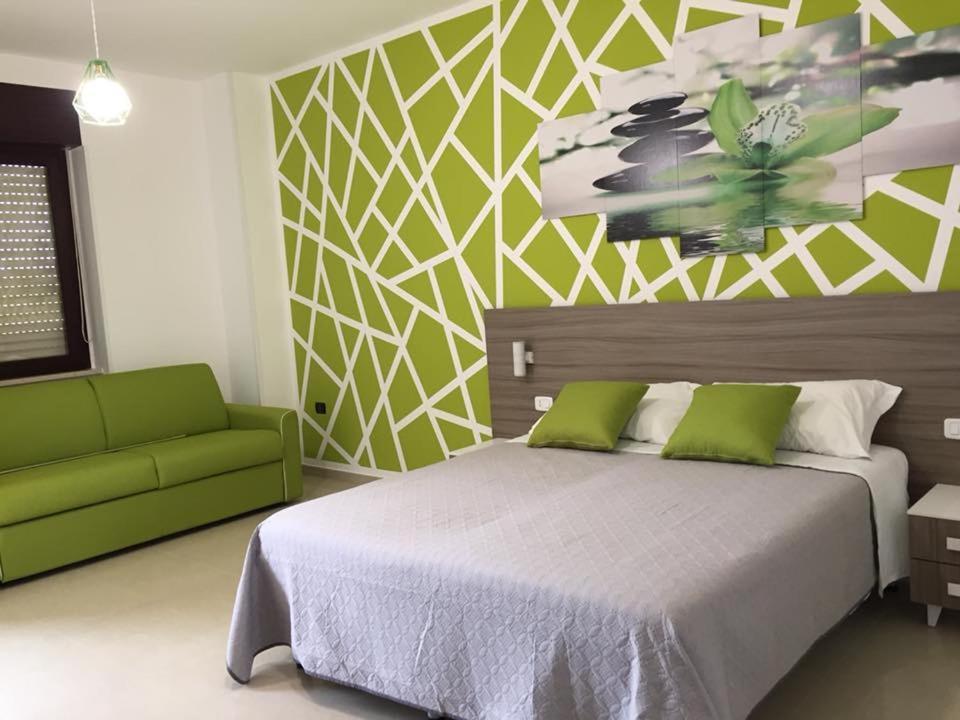 B&B Corso Roma Apricena Bagian luar foto