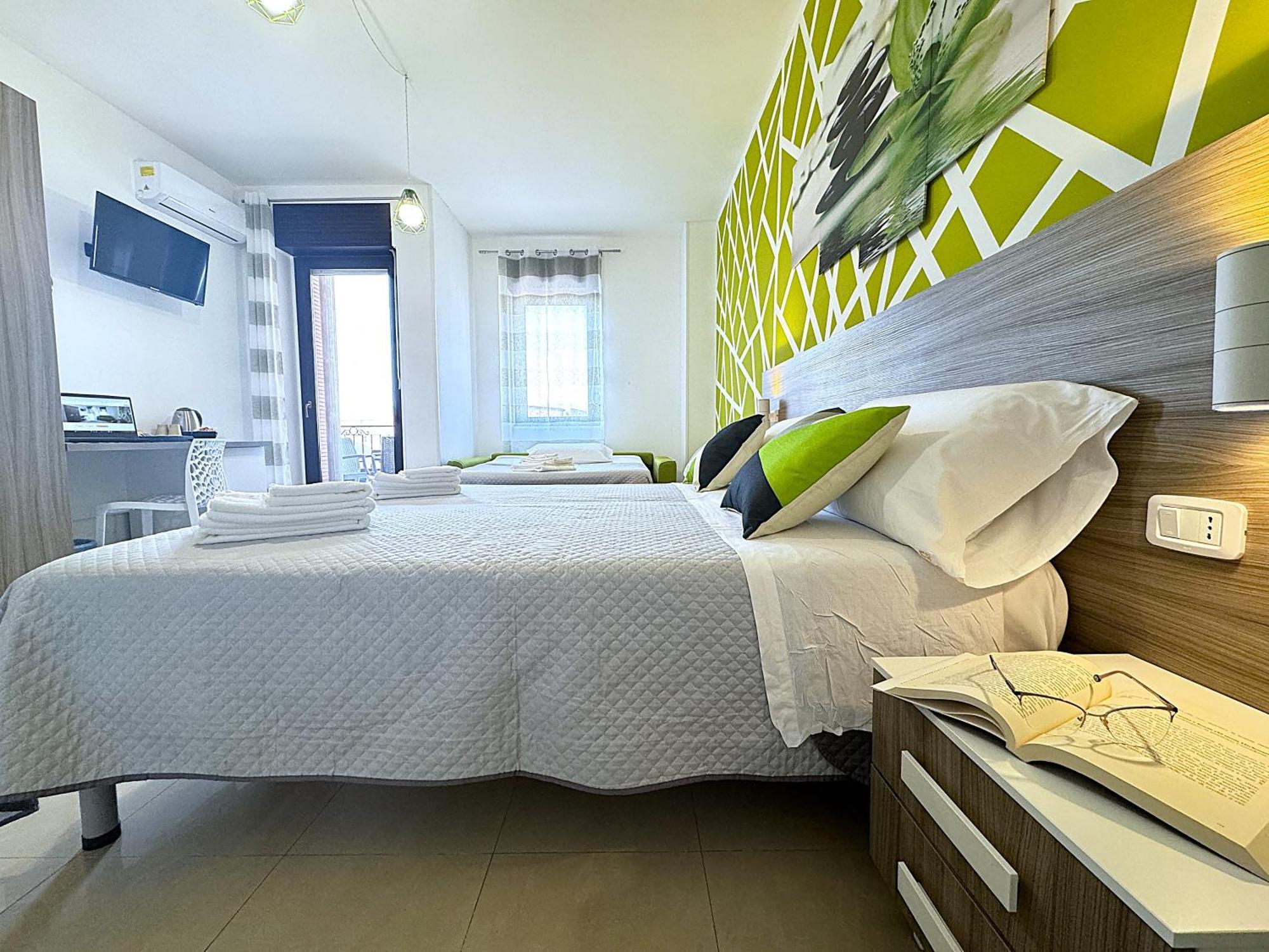 B&B Corso Roma Apricena Bagian luar foto
